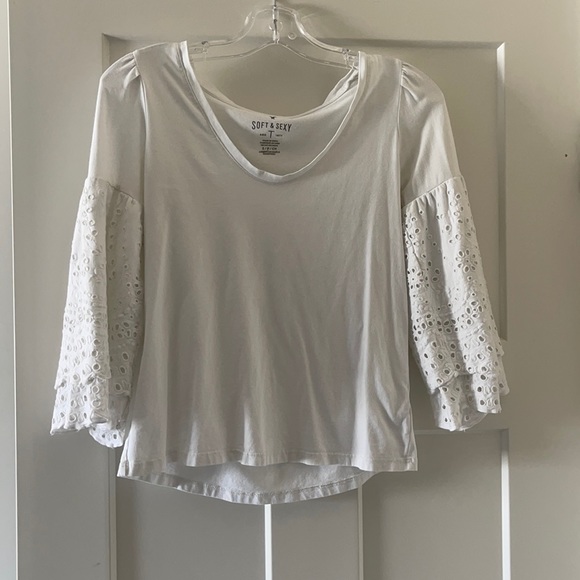 White blouse - Picture 1 of 2